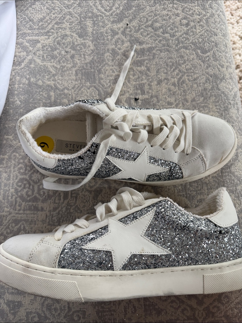 Women size 9 Steven by Steve Madden White Glitter and Heart Sneakers
